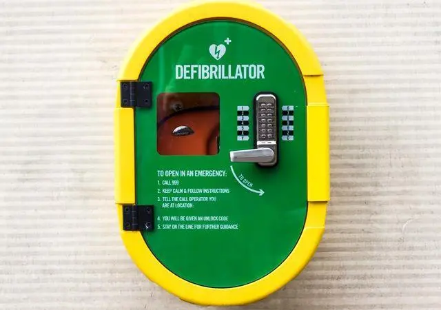 Defibrillator
