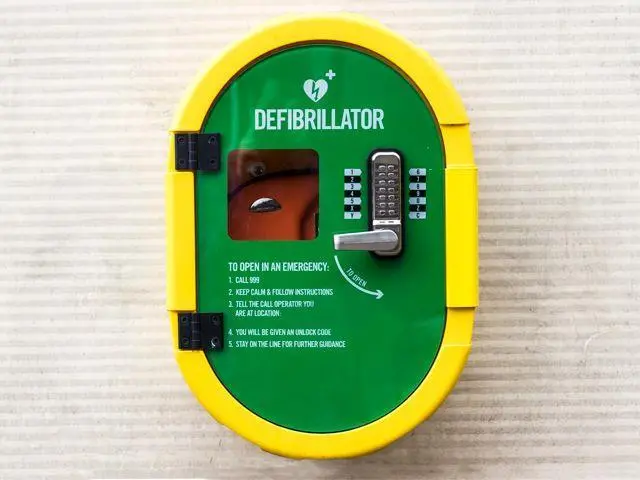 Defibrillator
