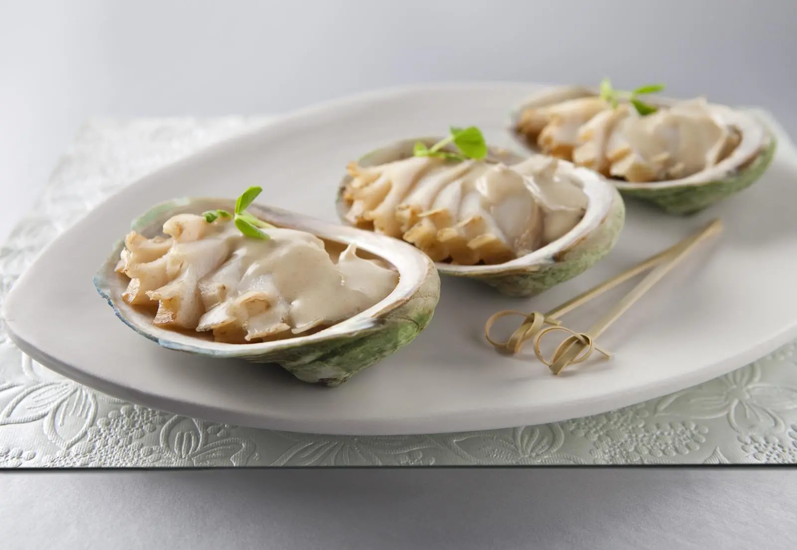 Abalone with cream sauce