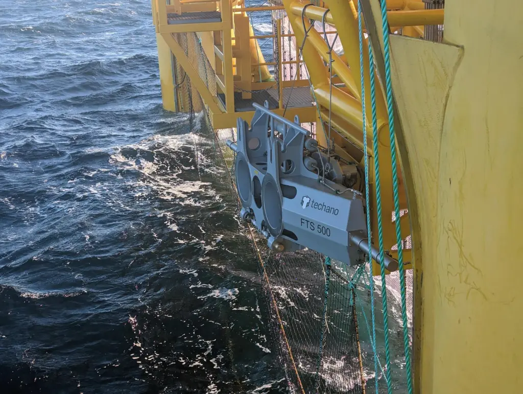 Techano live fish transfer