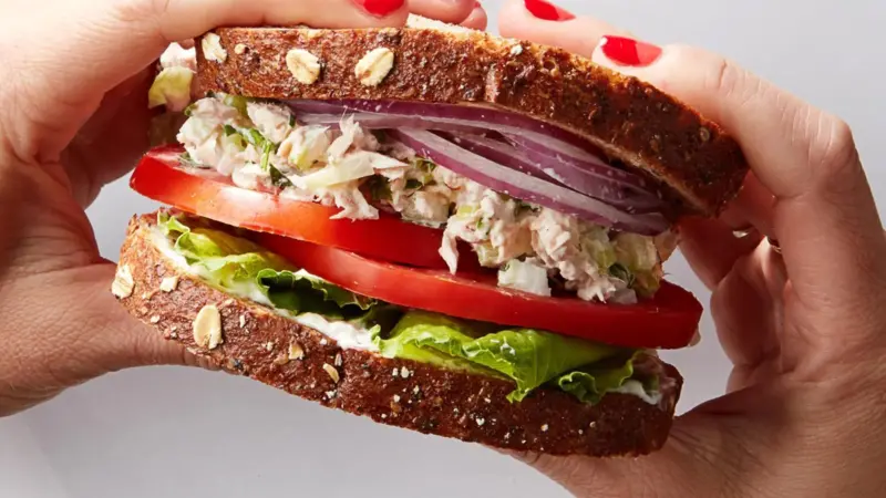 Tuna sandwich