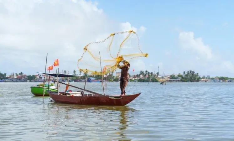 Small-scale fishing