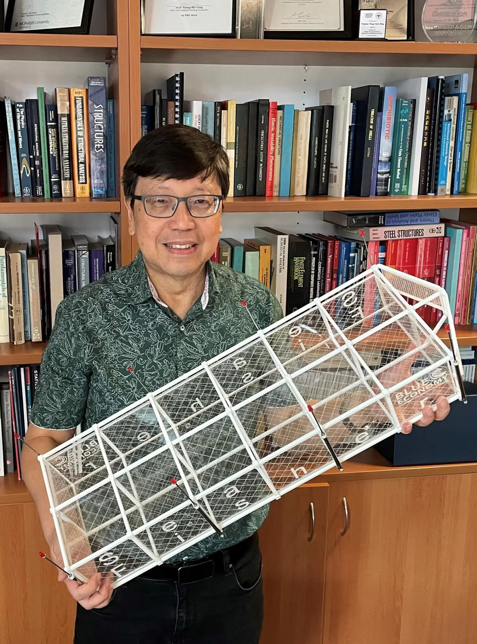 MC SeaFisher - Professor CM Wang