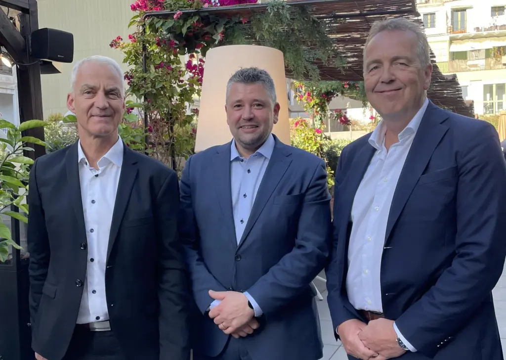 Optimar signs with Vikenco