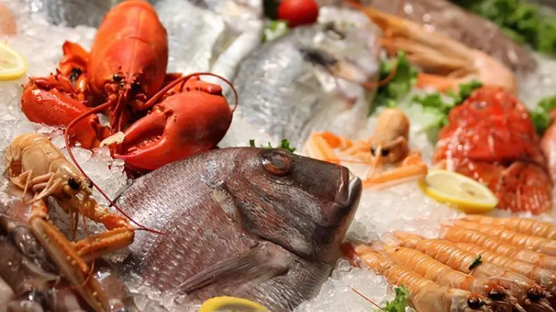 seafood on ice