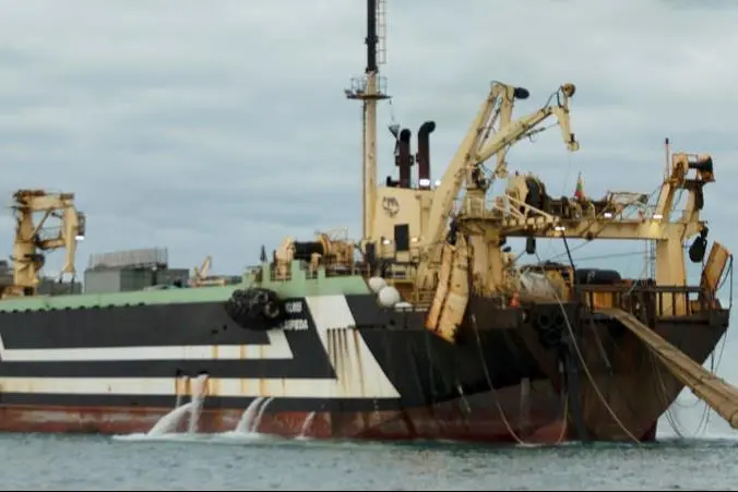 The image shows the Margiris supertrawler fishing in the English Channel, off the coast of Brighton in 2019