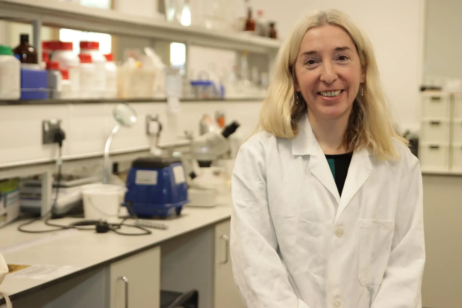 Professor Kath Sloman in her lab at UWS