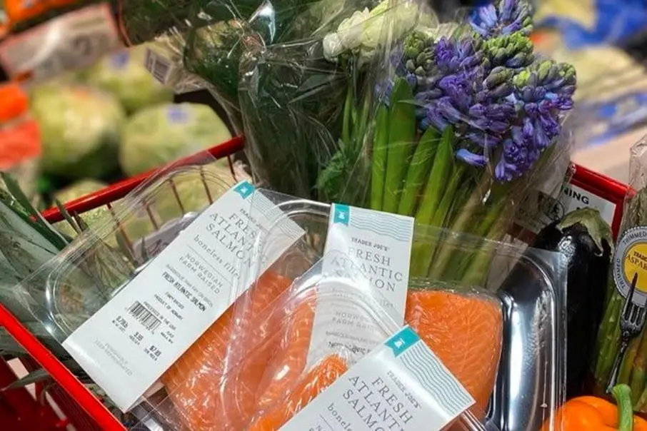 The image shows US branded Norwegian salmon on the supermarket shelves