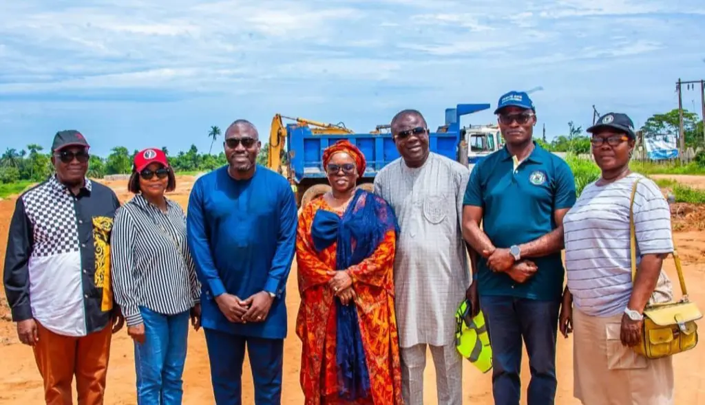 Stakeholders celebrating the building of the Lagos Aquaculture Centre of Excellence