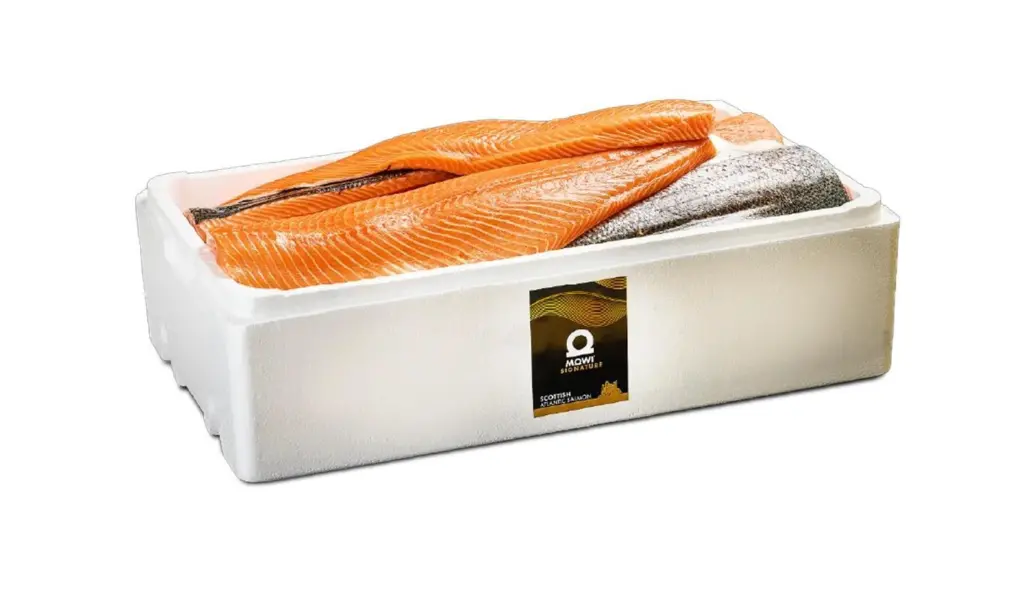 Box of salmon fillets with the Mowi Signature logo
