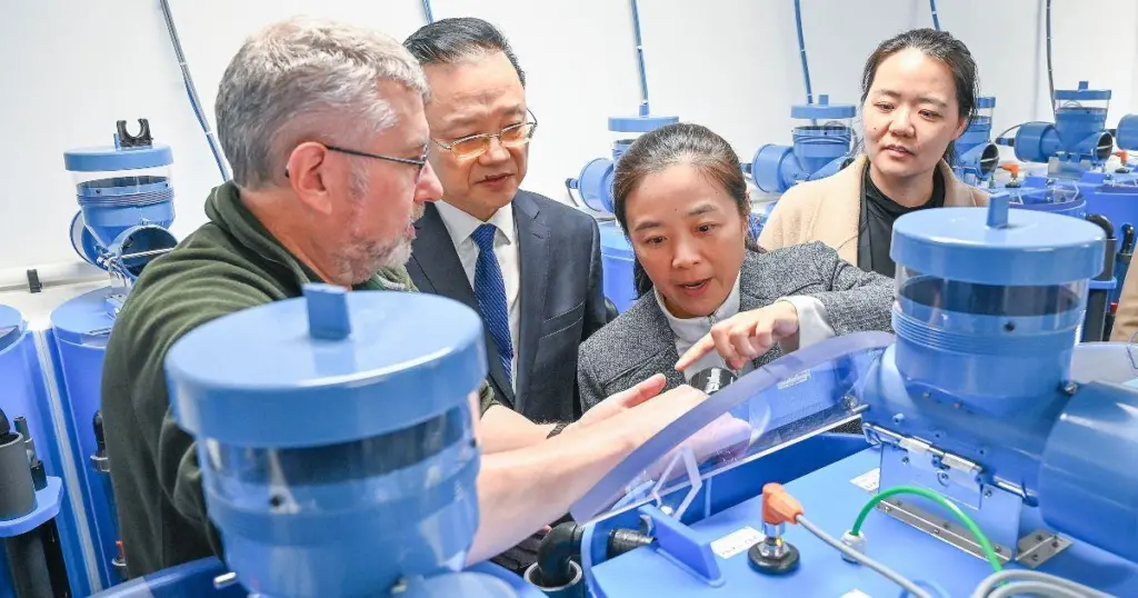 Delegates from the Chinese Academy of Fishery Scientists being shown around the aquaculture innovation hub at the University of Stirling