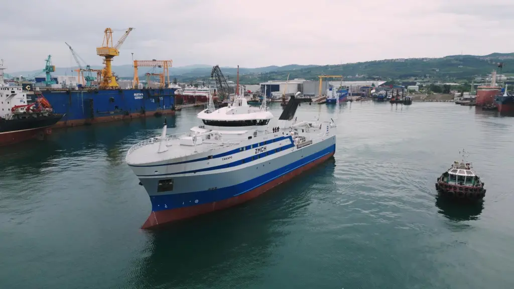 'Takapo' fishing vessel at sea