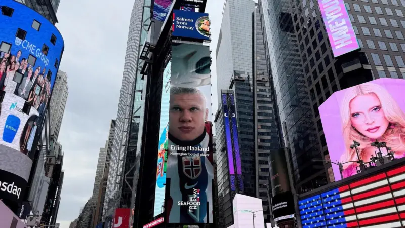 Seafood from Norway Haaland Eat your best - be your best på Times Square Foto Trude Bessesen for NSC v2